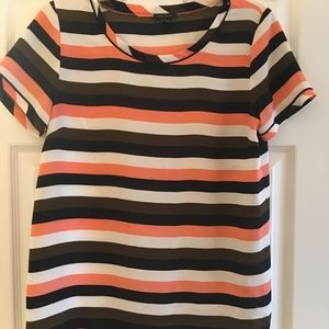 Crepe short sleeve top excellent condition